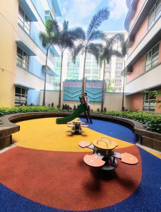 House Of B&Y At 101 Newport Across Naia T3 Apartment Manila Exterior photo