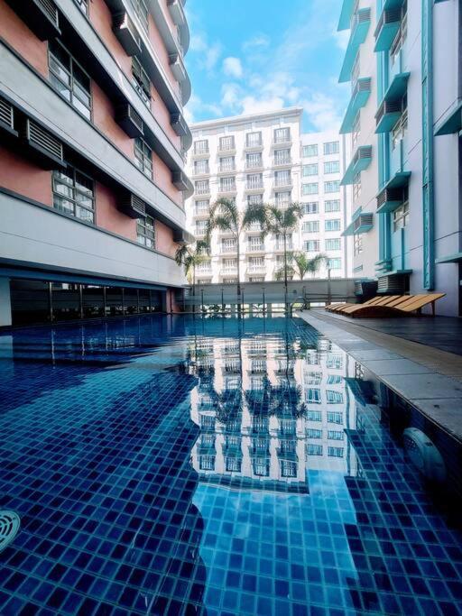 House Of B&Y At 101 Newport Across Naia T3 Apartment Manila Exterior photo